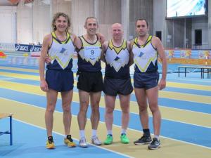 7-bis-Medaglia-di-bronzo-sui-1500-e-800-indoor-AN-7-8-9.3-2